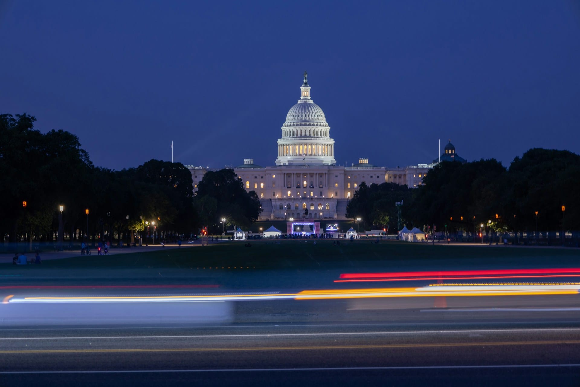 Estrategias 2026: Demócratas vs Republicanos para ganar más escaños